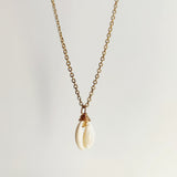 Minimal boho shell necklace